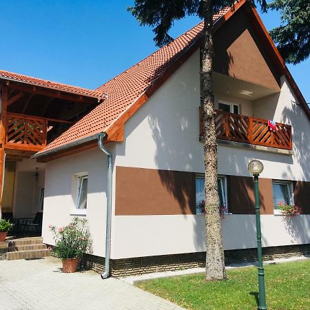 Hanna Apartman Balatonlelle Exterior foto